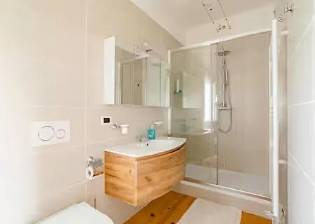 La Casa Nel Oda ve Kahvaltı Montereale Valcellina